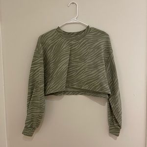 lululemon cropped crew neck